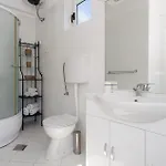 3 Bedroom Beautiful In Feriehus