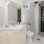 3 Bedroom Beautiful In Rogoznica (Sibenik-Knin)