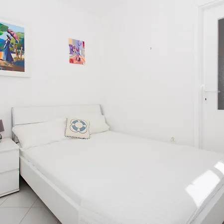 3 Bedroom Front In Nyaraló Rogoznica