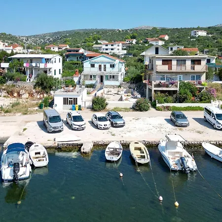 Tatil Evi 3 Bedroom Front In