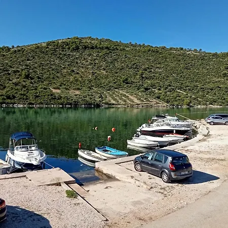 3 Bedroom Beautiful In Rogoznica (Sibenik-Knin)