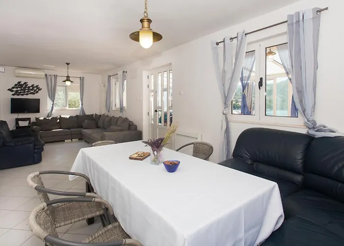 Сasa de vacaciones In With Wifi Rogoznica (Sibenik-Knin)